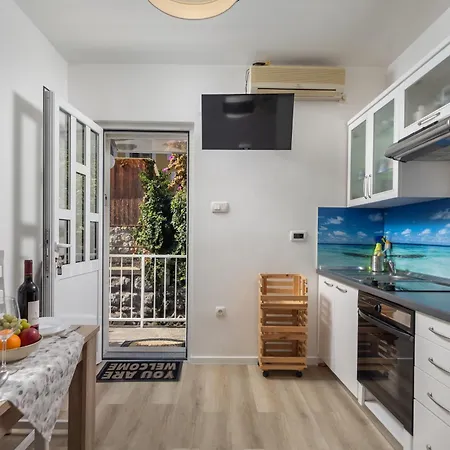 New Ziganto Z Near The With Terrace Apartament